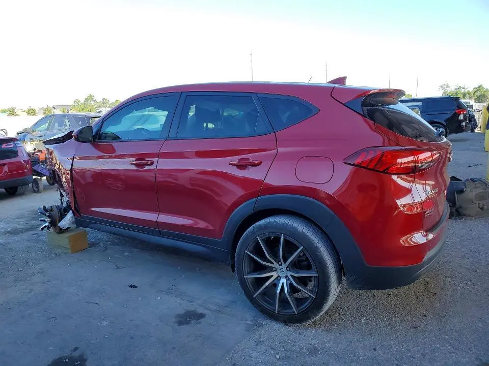 2021 HYUNDAI TUCSON SE  