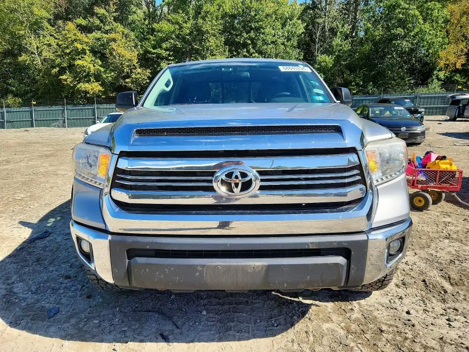 2017 TOYOTA TUNDRA SR5  