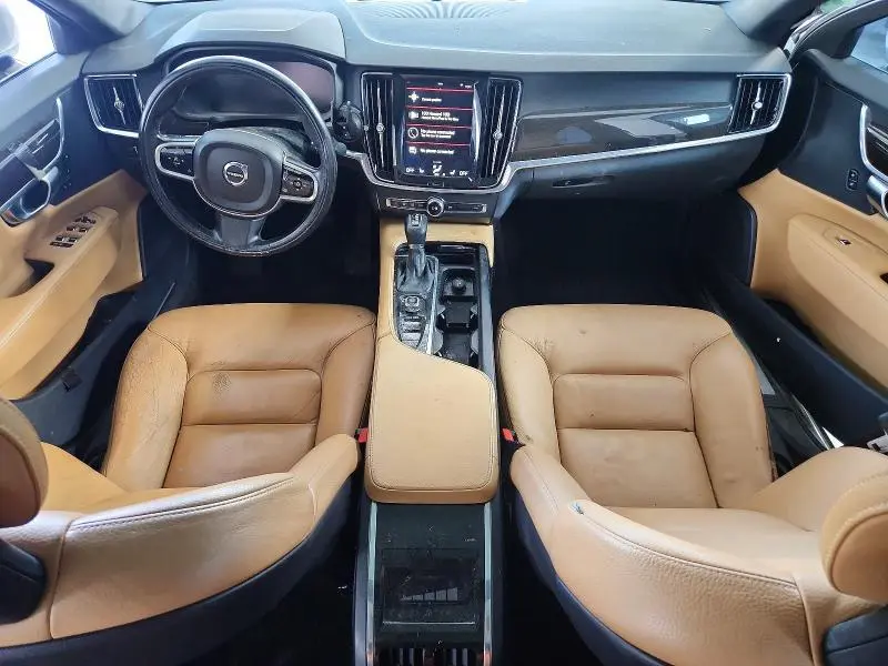 2018 VOLVO S90 T5 MOMENTUM  