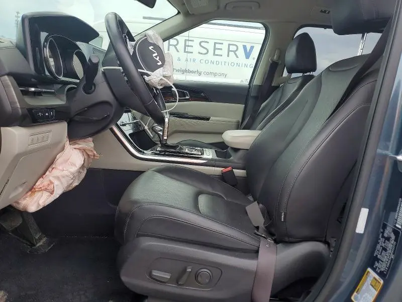 2024 KIA CARNIVAL EX  