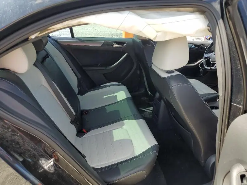 2016 VOLKSWAGEN JETTA SPORT  