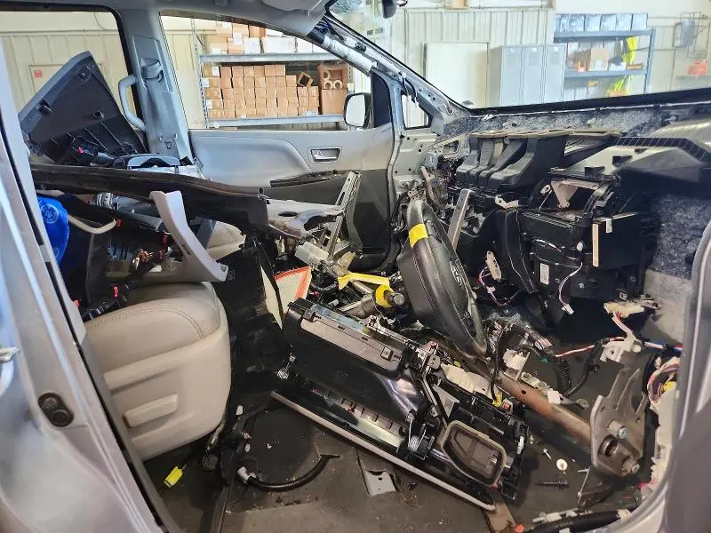 2020 TOYOTA SIENNA XLE 8-PASSENGER  