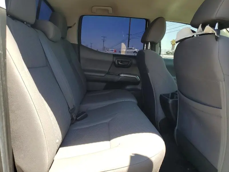2022 TOYOTA TACOMA SR5 V6  