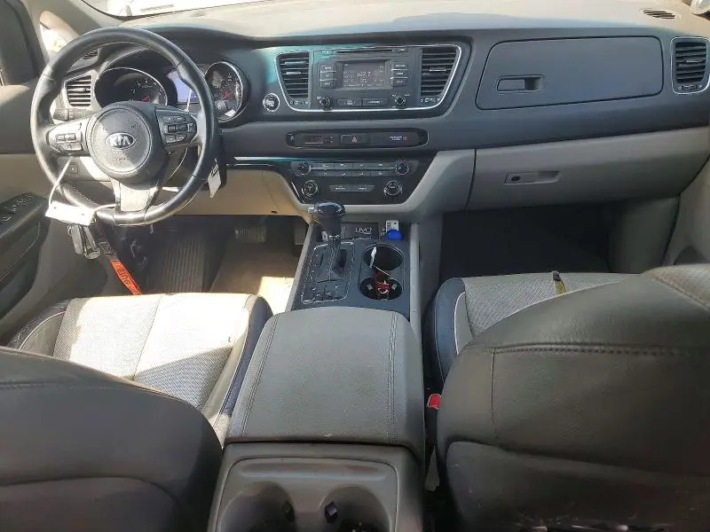 2017 KIA SEDONA LX  