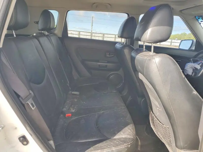 2011 KIA SOUL +  