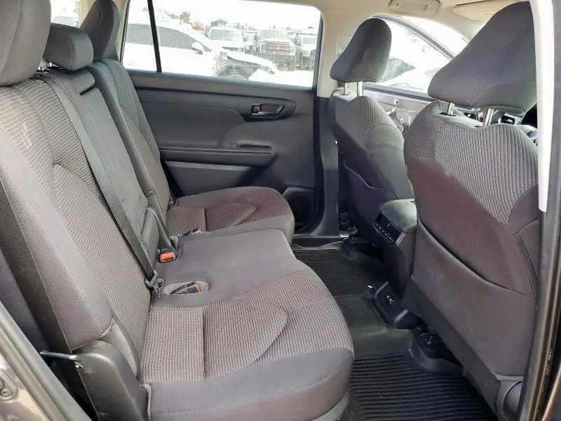 2020 TOYOTA HIGHLANDER L  