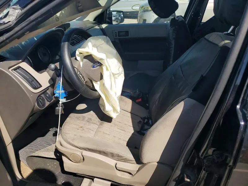 2011 FORD FOCUS SE  