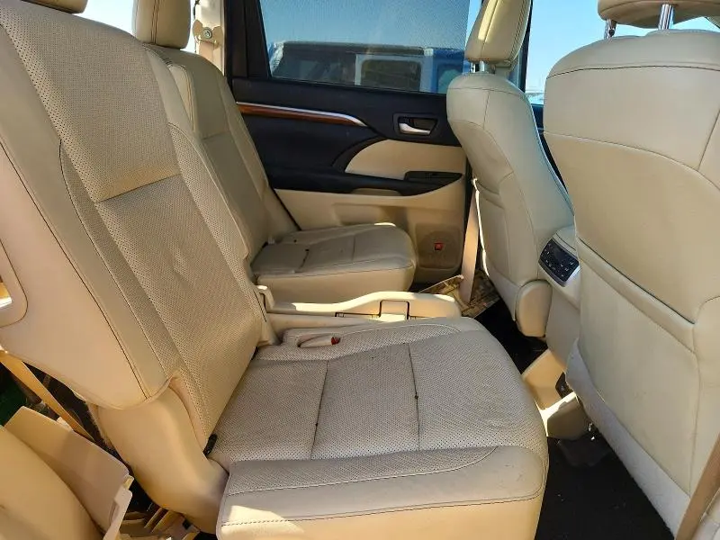 2017 TOYOTA HIGHLANDER LIMITED PLATINUM  