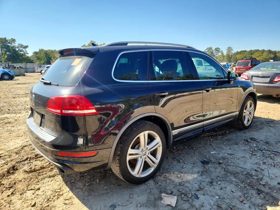2014 VOLKSWAGEN TOUAREG V6  