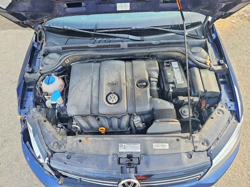 2013 VOLKSWAGEN JETTA SE  