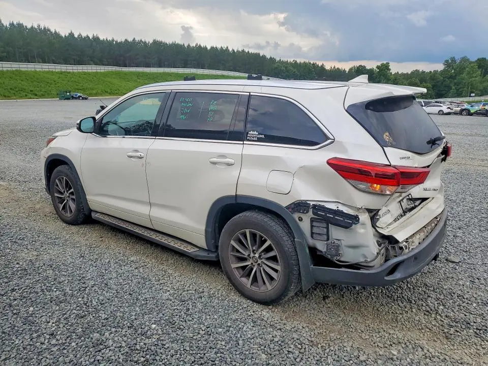 2018 TOYOTA HIGHLANDER XLE  