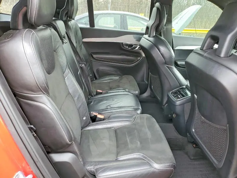 2016 VOLVO XC90 T6  