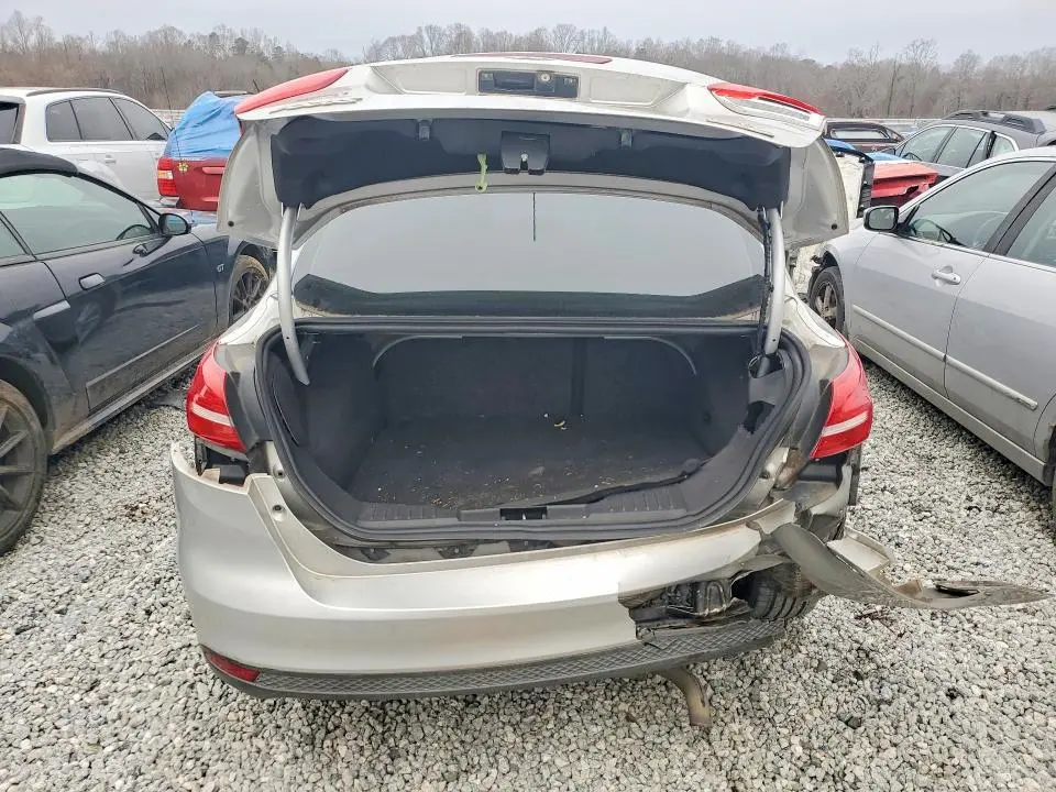 2015 FORD FOCUS SE  