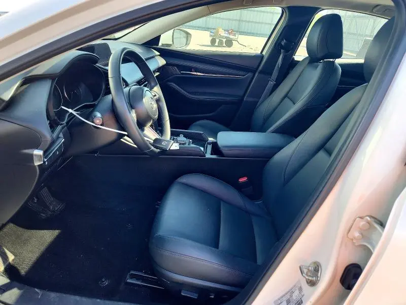 2023 MAZDA 3 PREFERRED  