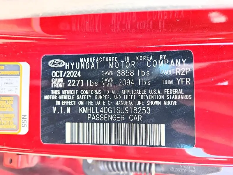 2025 HYUNDAI ELANTRA SE  