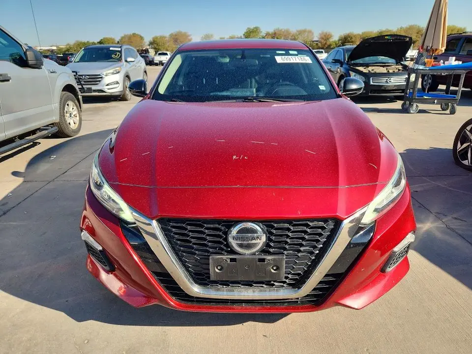 2019 NISSAN ALTIMA SR  