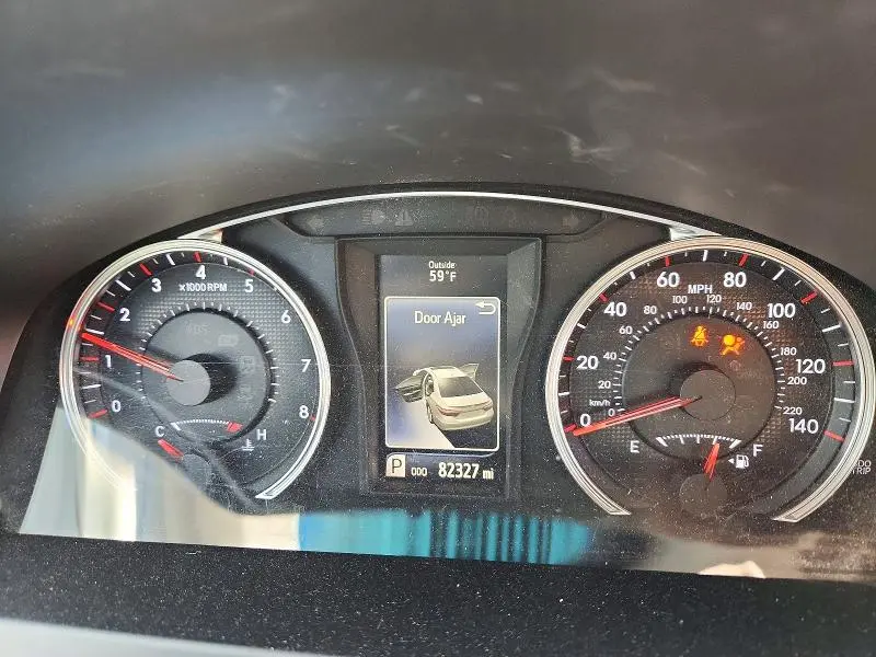2016 TOYOTA CAMRY SE  