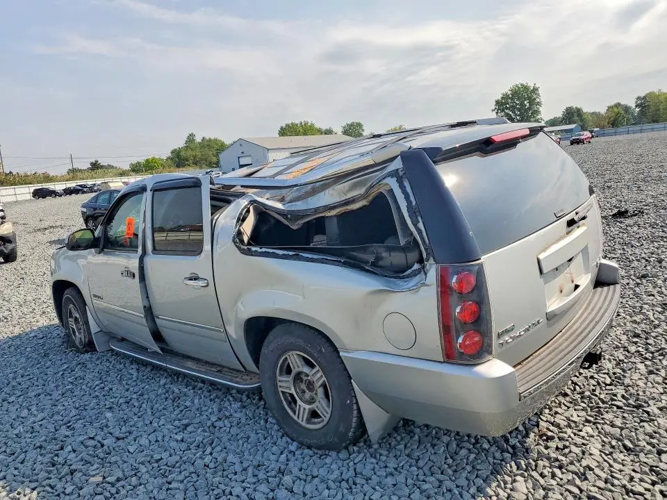 2010 GMC YUKON XL DENALI  