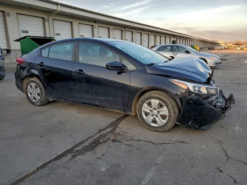 2017 KIA FORTE LX  