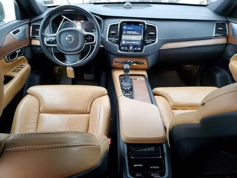 2016 VOLVO XC90 T6  