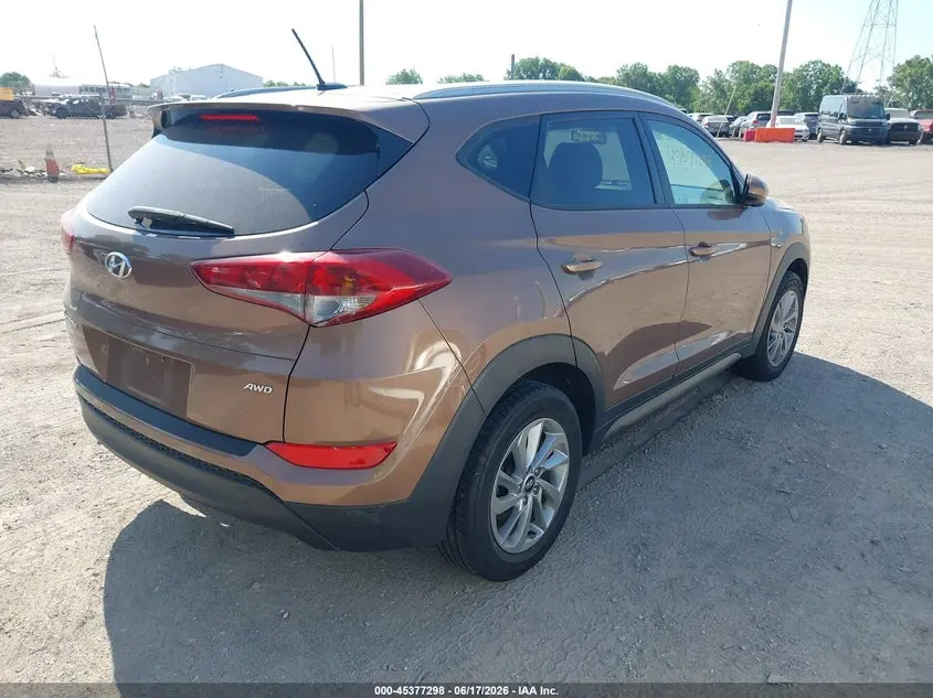 2016 HYUNDAI TUCSON SE