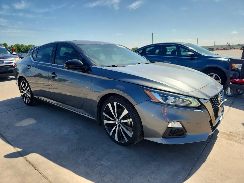 2019 NISSAN ALTIMA SR  