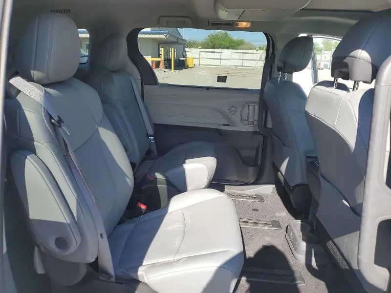 2024 TOYOTA SIENNA XLE 7-PASSENGER  