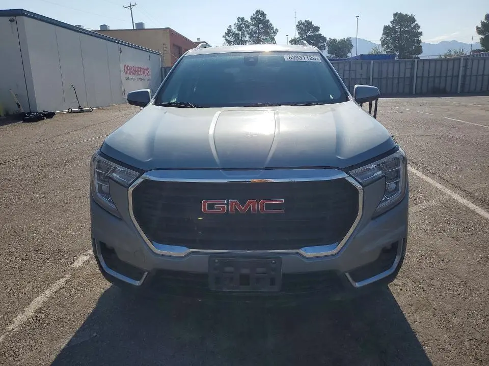 2023 GMC TERRAIN SLT  