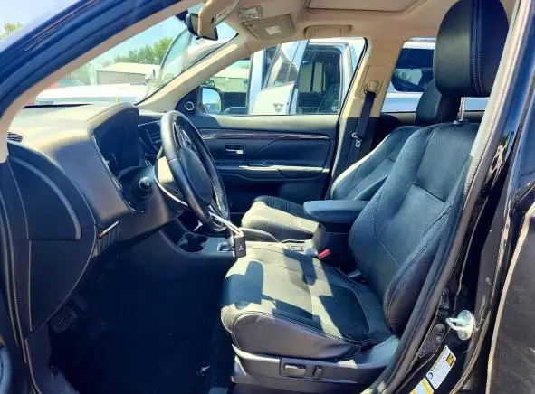 2016 MITSUBISHI OUTLANDER SE  