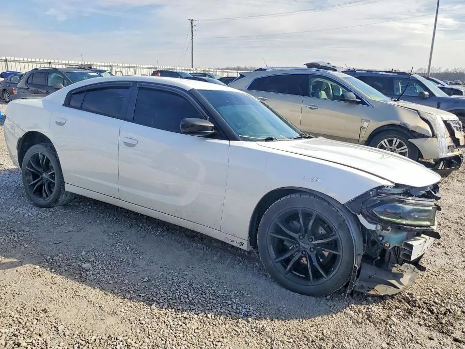 2016 DODGE CHARGER SXT  