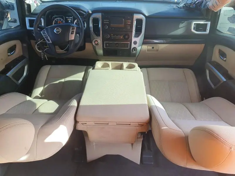2017 NISSAN TITAN SV  