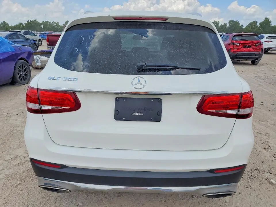 2019 MERCEDES-BENZ GLC 300  