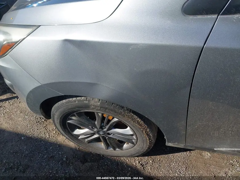 2015 HYUNDAI TUCSON SE