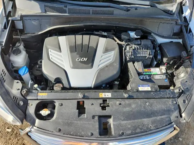 2018 HYUNDAI SANTA FE SE  