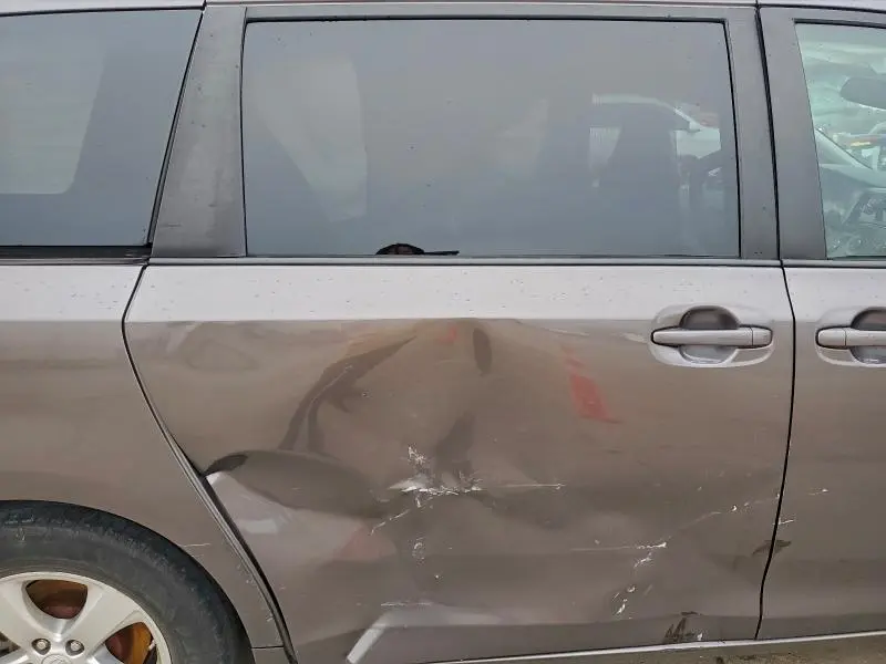 2012 TOYOTA SIENNA LE  