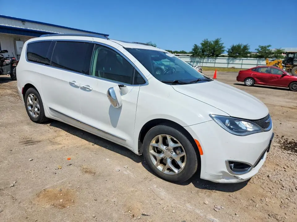 2019 CHRYSLER PACIFICA LIMITED  