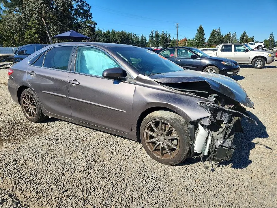 2015 TOYOTA CAMRY XLE V6  