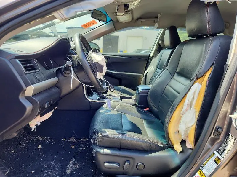 2017 TOYOTA CAMRY SE  