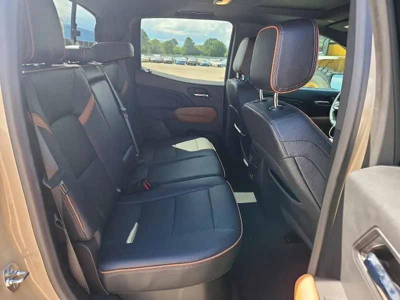 2024 GMC CANYON AT4  