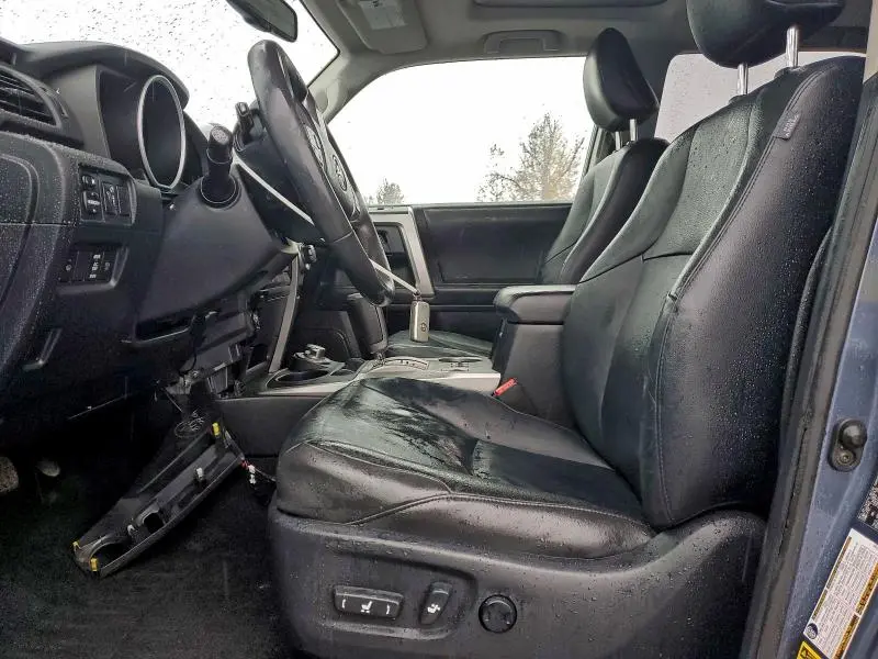 2011 TOYOTA 4RUNNER SR5  