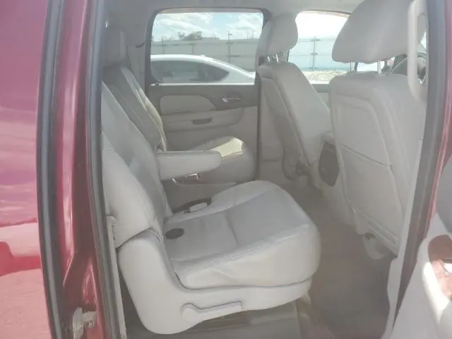 2011 CHEVROLET SUBURBAN K1500 LTZ  
