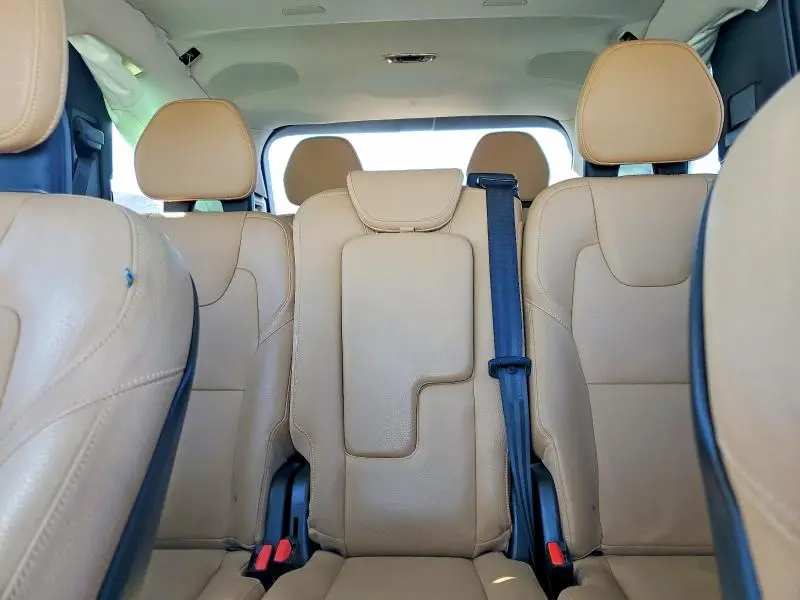 2016 VOLVO XC90 T6  