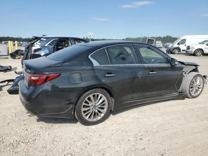 2018 INFINITI Q50 LUXE
