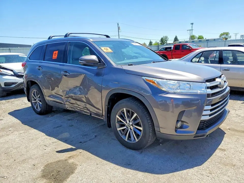 2017 TOYOTA HIGHLANDER XLE  