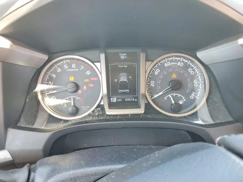 2018 TOYOTA TACOMA SR5  