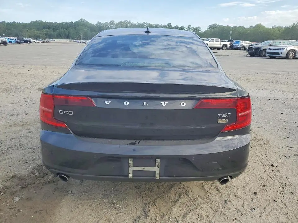 2018 VOLVO S90 T5 MOMENTUM  