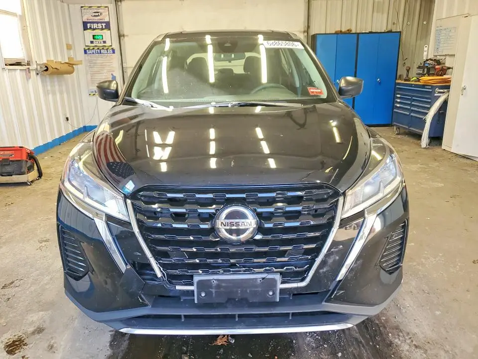 2021 NISSAN KICKS S  