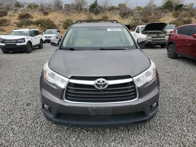 2015 TOYOTA HIGHLANDER LE  