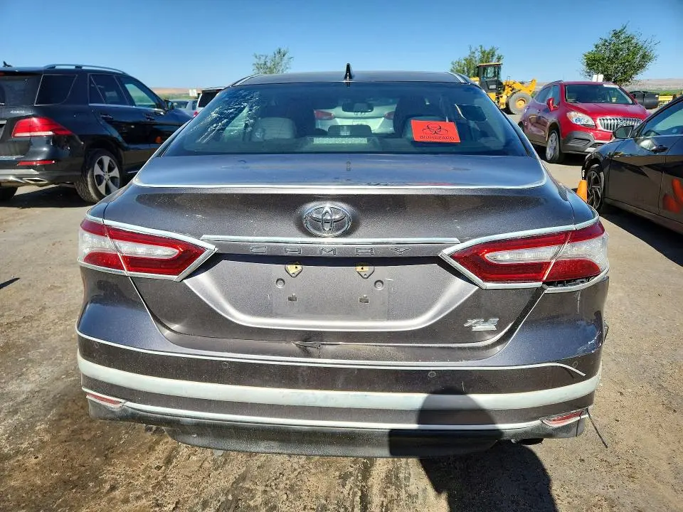 2018 TOYOTA CAMRY XLE  