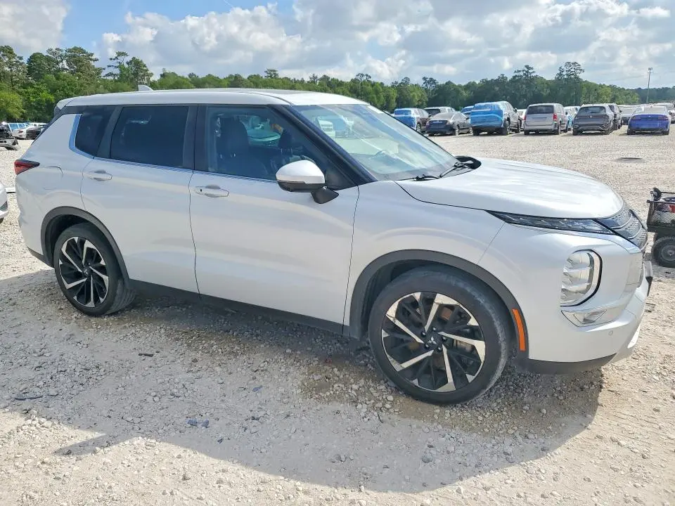 2023 MITSUBISHI OUTLANDER SE  